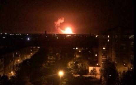 Πανικός στην Ουκρανία: Πυρκαγιά σε αποθήκη με πυρομαχικά – Εκκενώνονται περιοχές (βίντεο)